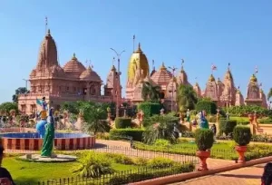 The intricately carved, grand architecture of the Nilkanth Dham Swaminarayan Temple in Poicha, a beautiful spiritual halt on our Vadodara to Kevadia tour.