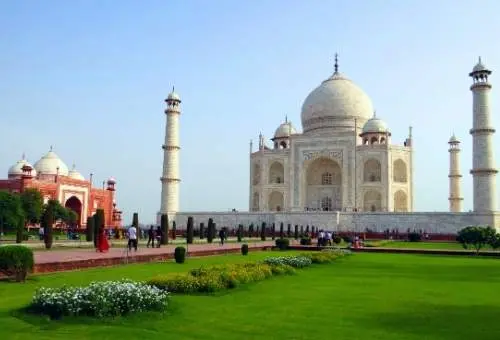 A view of the iconic Taj Mahal in Agra, serving as the starting point for premium Rajasthan cultural and heritage tours.